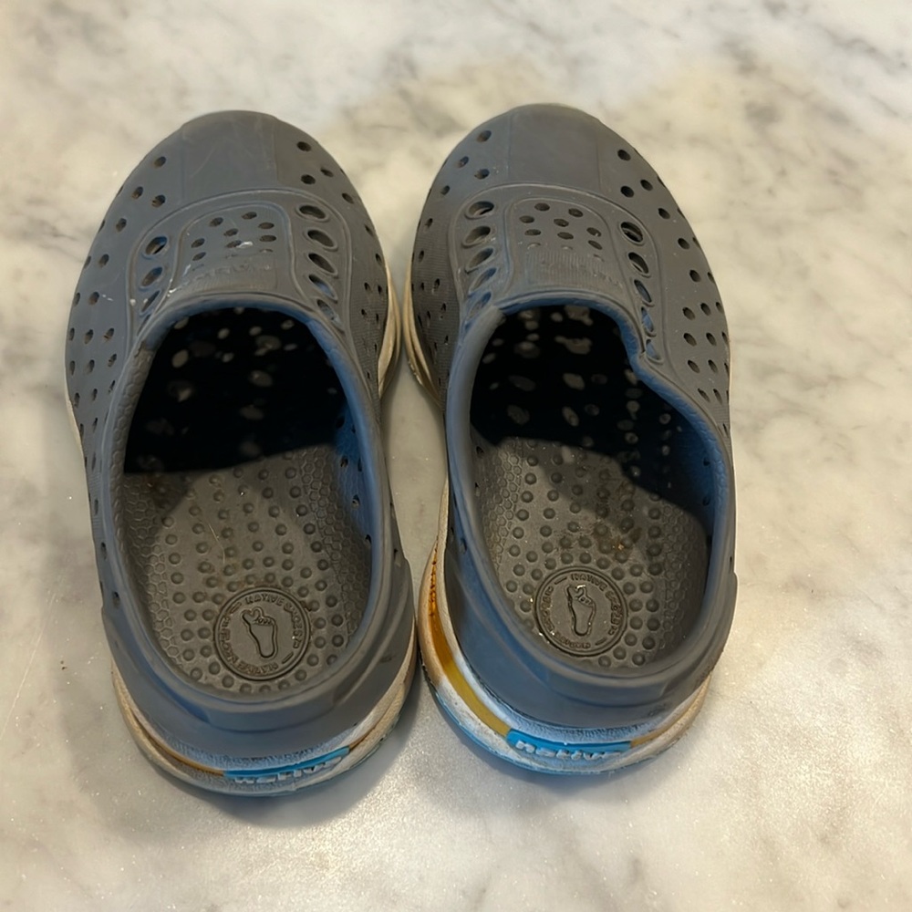 Native slip on Robbie’s - Picture 3 of 5